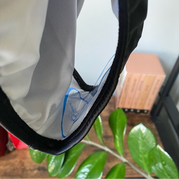 Calvin Klein women’s Colorblock One-piece UPF stretch Swimsuit Black size 10 NEW - Picture 7 of 9